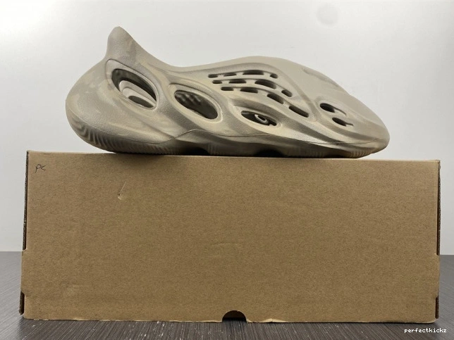 Stone RNNR Foam Adidas Sage Yeezy GX4472 0820